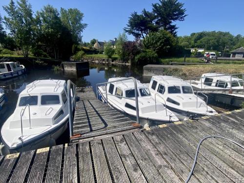 Leitrim Quay - Riverside Cottage 9