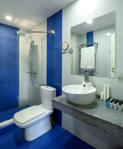 room detail thumbnail 2