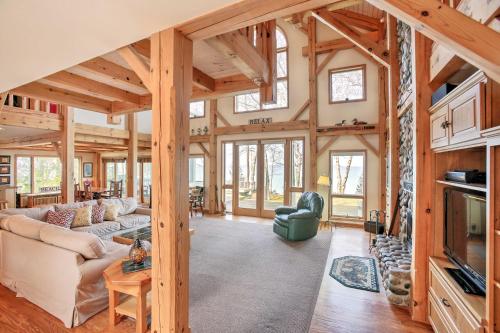 Gorgeous Charlevoix Home on Lake Michigan! - image 6