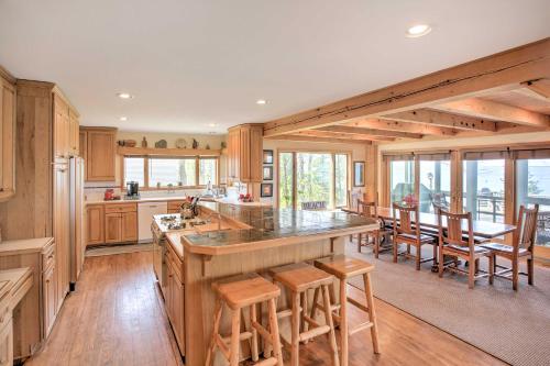 Gorgeous Charlevoix Home on Lake Michigan! - image 9