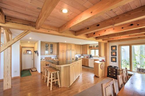 Gorgeous Charlevoix Home on Lake Michigan! - image 11