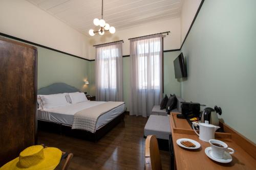 Mosaic Venetian Harbour Suites 4