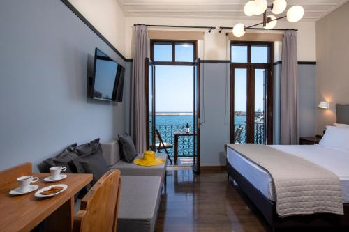 Superior Suite with Balcony & Sea Siew image 10