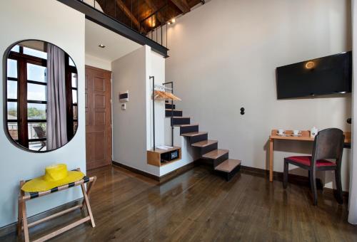 Maisonette with Private Terrace & Mountain View image 10