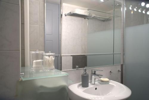 Artistico Two-Bedroom Apartment in Kolonaki, Athen (Foto 10)