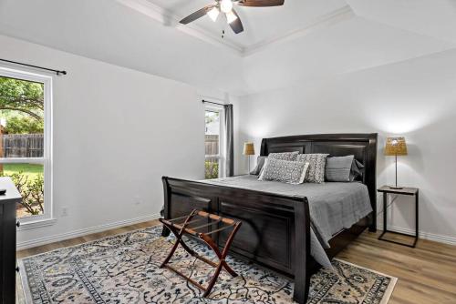 Remodeled 4 Bedroom Home Close to Downtown Frisco. in Frisco, USA