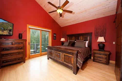 1601 Lake Purgatory Drive - image 3