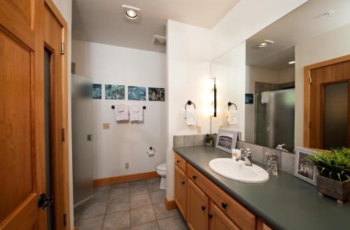 1601 Lake Purgatory Drive - image 13