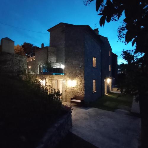 Зовнішній вигляд готелю, 200кв.м. 5 спалень, 4 окремих ванних Будинок в Монсуммано Терме
 (Il casale del Domo e .......il suo antico fascino.) in Монсуммано Терме