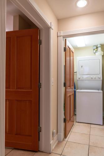 Mears House - Unit 2F - image 14