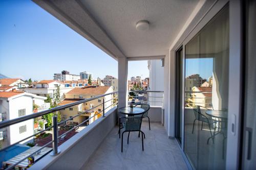 شرفة/ تراس, Apartments Sirena - Modern stay with free parking in Rozino