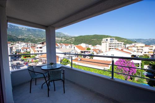 شرفة/ تراس, Apartments Sirena - Modern stay with free parking in Rozino