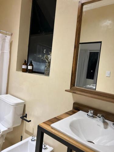 Fürdőszoba, Ita Pucu lodge near Mercedesi repülőtér