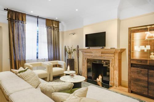 Spacious and Modern 4 beds home in Kensington, Лондон