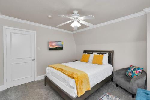 Lovely Guest room in Townhome - Montrose area