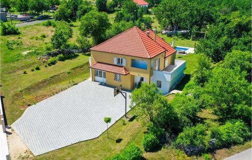 Nice Home In Vinjani Gornji With Kitchen