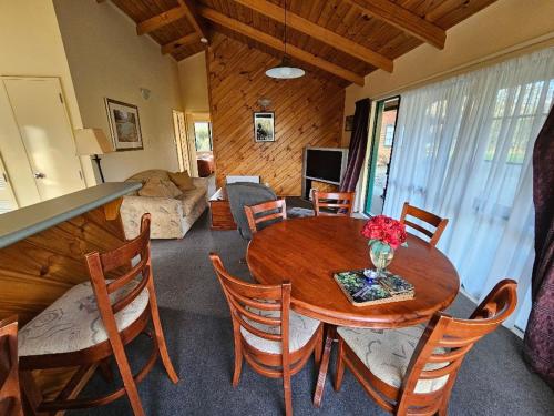 ผับ/เลาจน์, Kiwi Park Motels & Holiday Park in เมอร์ชิซัน