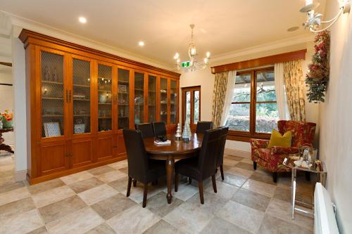 設施, Twelve on Albert in 巴克威