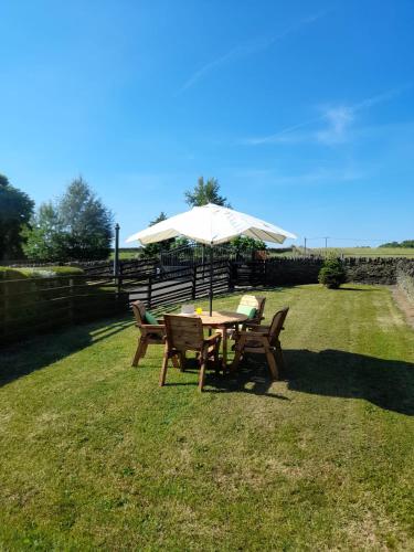 Surrounding environment, south view farm cottage 1 Bed in Thornton