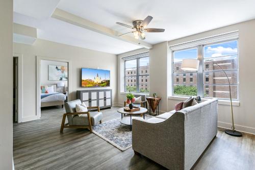 Spacious 4BR Condo Near French Quarter