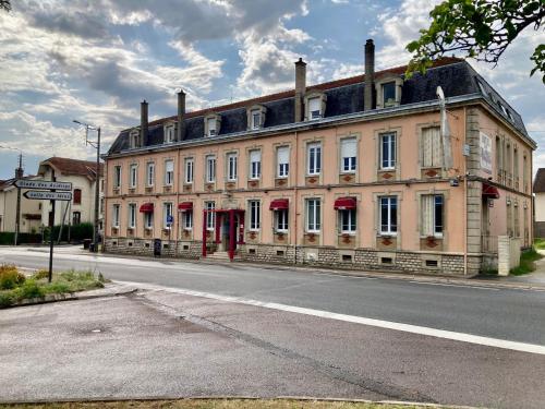 Hotel de Champagne - image 13