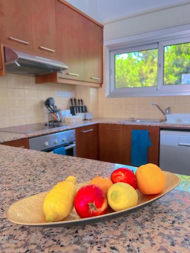 3 Bedroom Coral Bay Beach Seaview Villa I Private Pool, Peyia (Foto 8)