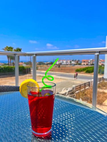 3 Bedroom Coral Bay Beach Seaview Villa I Private Pool, Peyia (Foto 6)