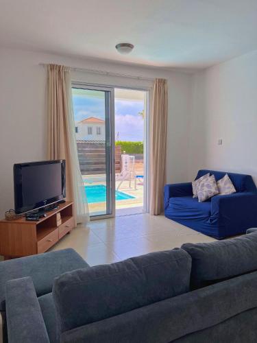 3 Bedroom Coral Bay Beach Seaview Villa I Private Pool, Peyia (Foto 9)