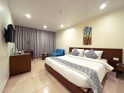 Standard Double Room image 10