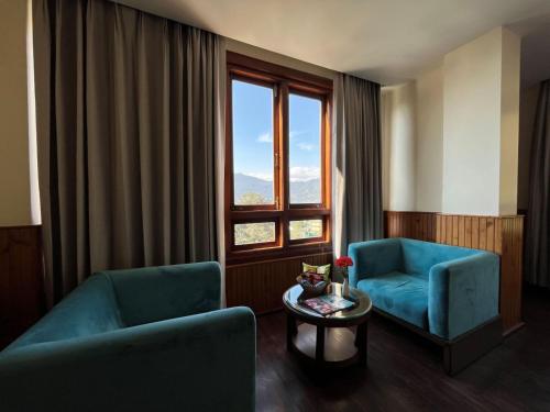 Suite with Mountain View image 10