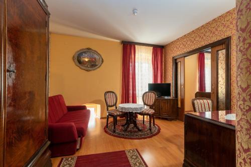 Heritage Hotel Pasike - image 4