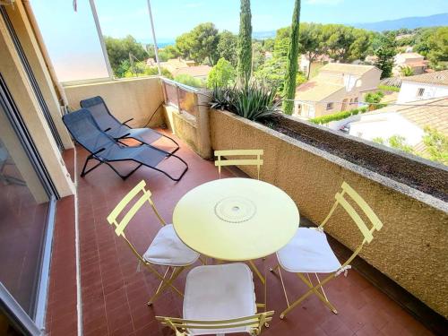 Appartement Le Brusc, 1 pièce, 3 personnes - FR-1-316-250 - Location saisonnière - Six-Fours-les-Plages