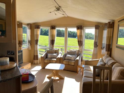 Countryside 3-bedroom Static Caravan in Llannerch-y-Medd
