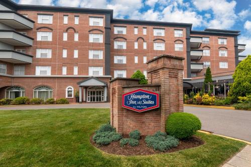 Hampton Inn&Suites Stamford - Hotel