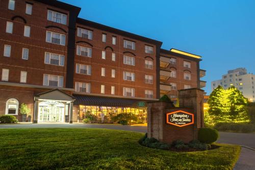 Hampton Inn & Suites Stamford