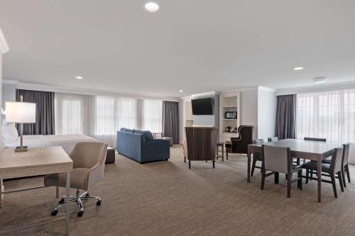 Hampton Inn & Suites Stamford