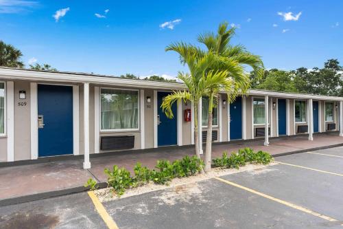 Travelodge by Wyndham Kissimmee Orlando