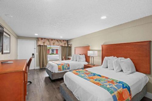 Travelodge by Wyndham Kissimmee/Orlando in Disney Downtown Lake Buena Vista