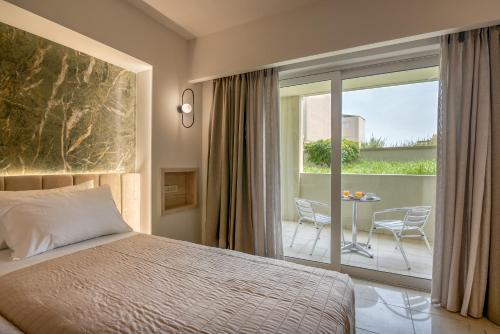 Castro Beach Hotel - image 2