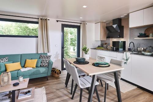 Camping Country Park Crecy La Chapelle - Site Officiel - Next to Disneyland Paris in Crecy-la-Chapelle