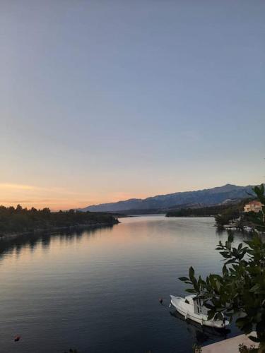 Skats, Mystica - charming studio apartment on the beach in Obrovac