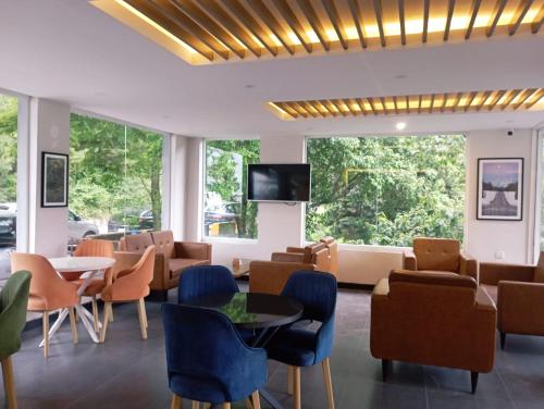 Restaurant, Fogland Hotel in Nathia Gali