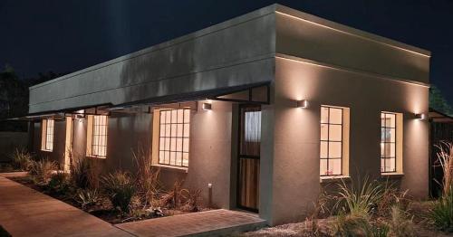 Kilátás, Ita Pucu lodge near Mercedesi repülőtér