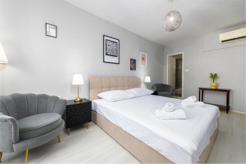 The Bassegli - Gozze Palace