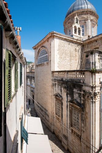 The Bassegli - Gozze Palace