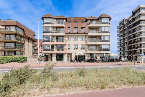 Mare Mara 0103 Lichtrijk appartement aan het strand van Oostduinkerke