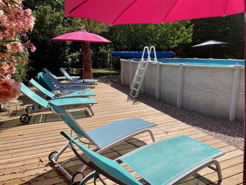Dārzs, L'Oustaloise (L'Oustaloise - Chambres et table d'hotes pres de Beziers- Alex est cuisinier de metier- Piscine avec) in Faugeres