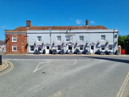 Swan Hotel by Greene King Inns - Accommodation - Thaxted