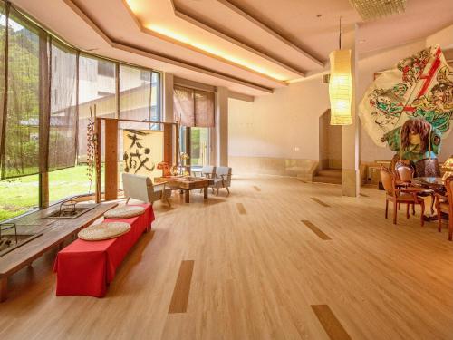 Lobby, Mizumari near Kawazu Nanadaru Waterfalls