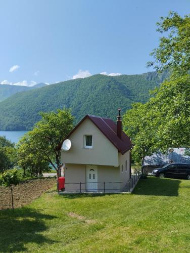 Apartman Stević (Apartman Stevic) in ปลูชิเน